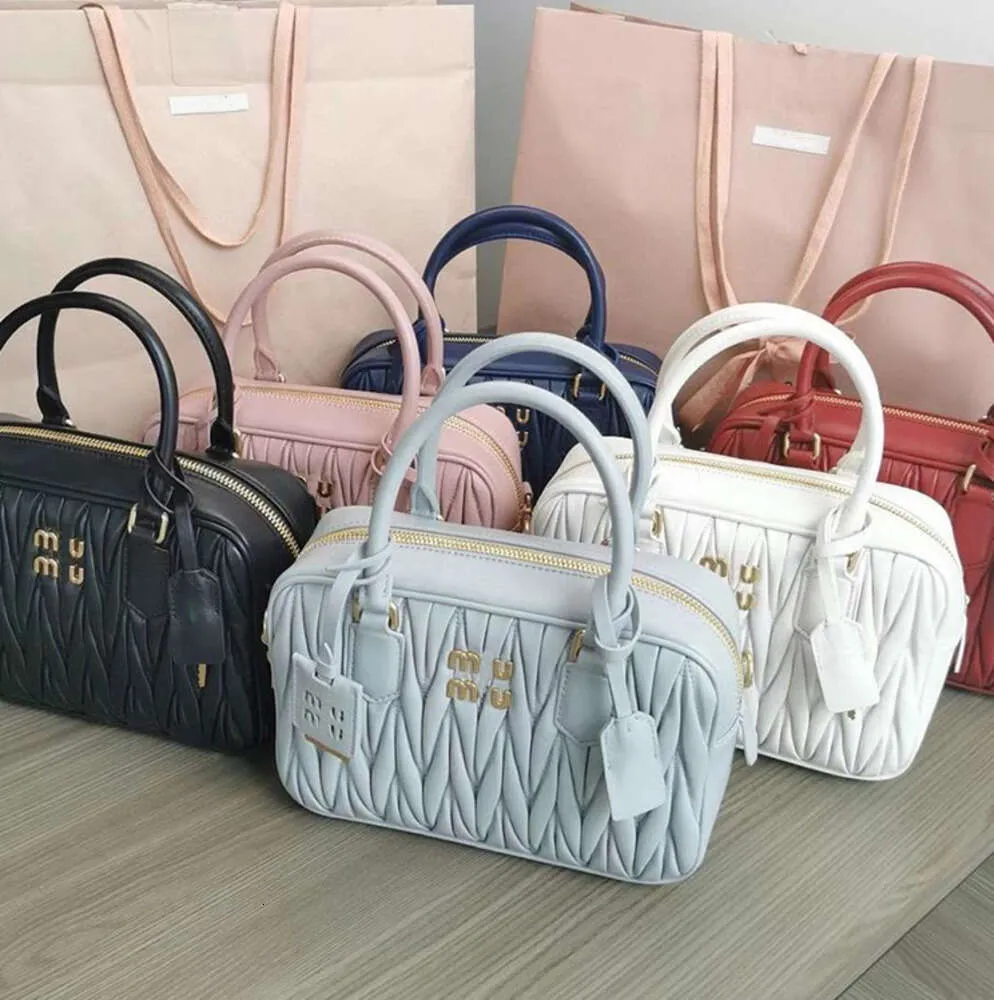 Top poignée Designer Miui City Tote Sacs à bandoulière Femme Portefeuille Homme Matelasse Crossbody Embrayage Caméra Luxe Véritable Cuir Classique Sacs à main de gym Soirée