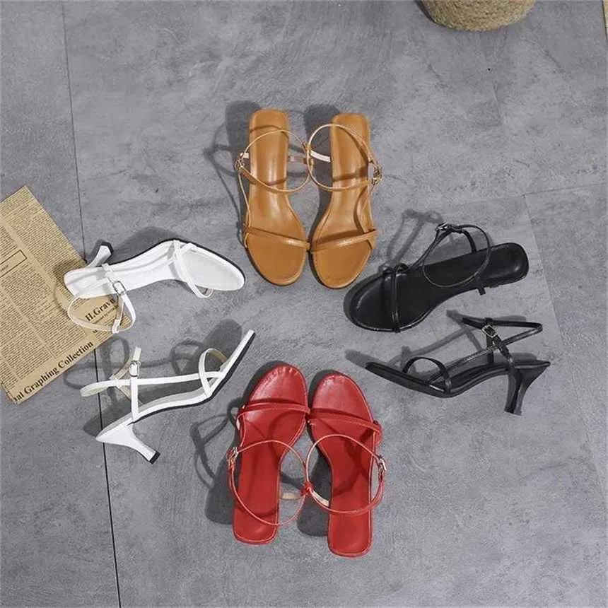 Heiße Sommersandalen Womens Einfache Feste Farbe Runde Kopf Einer Linie Schnalle Gurt Dünne Heel High Fashion Sandalen 240228