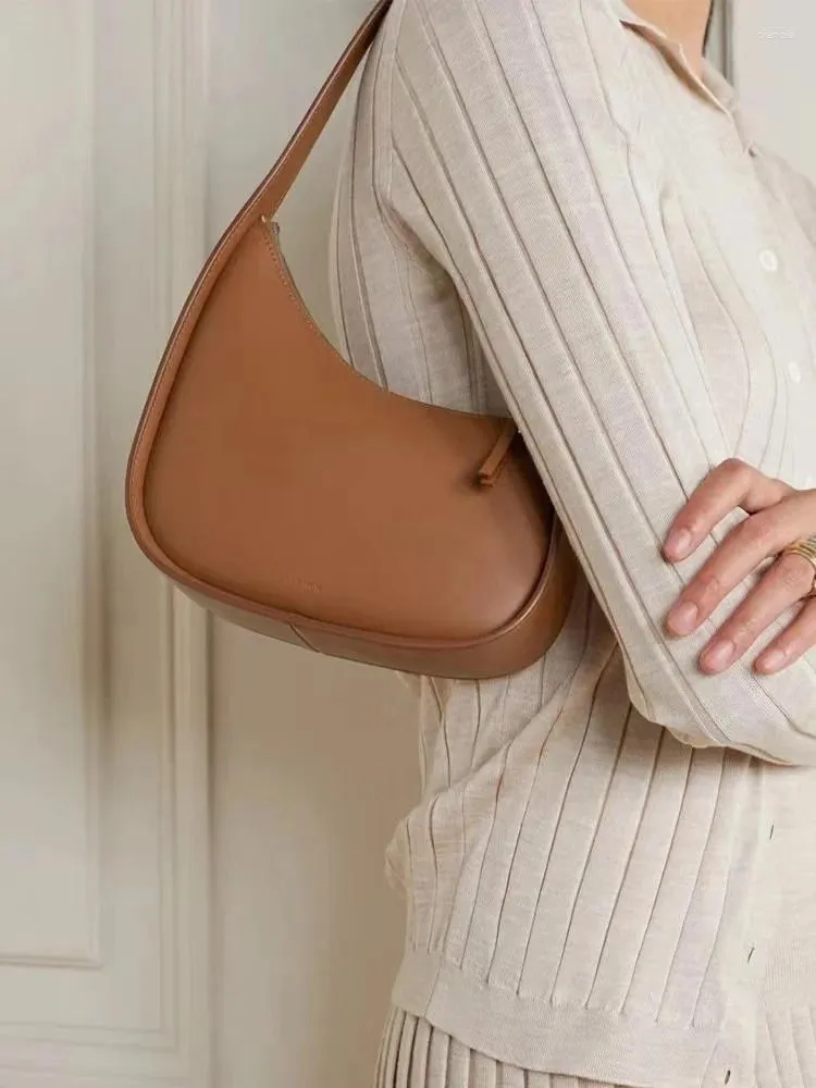 Umhängetaschen 2024 Herbst Fashion Ladies Designer Handtasche unregelmäßige vielseitige Unterarm