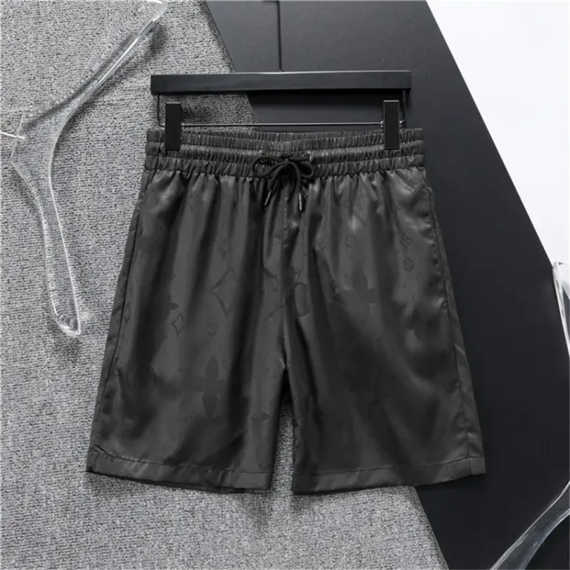Men Shorts Fashion Designers Striped Shorts: Mens Designer Men Shorts Fashion Designers Striped Shorts: Mens Designer