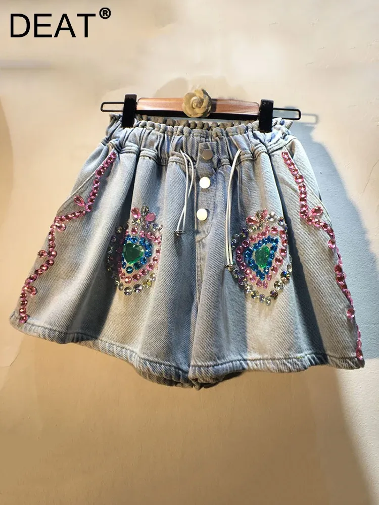 Jeans deat kvinnor korta jeans hjärtshjärta rhinestone pärlor elastisk midja dragkammare bred ben denim shorts 2024 vår ny mode 29l1480