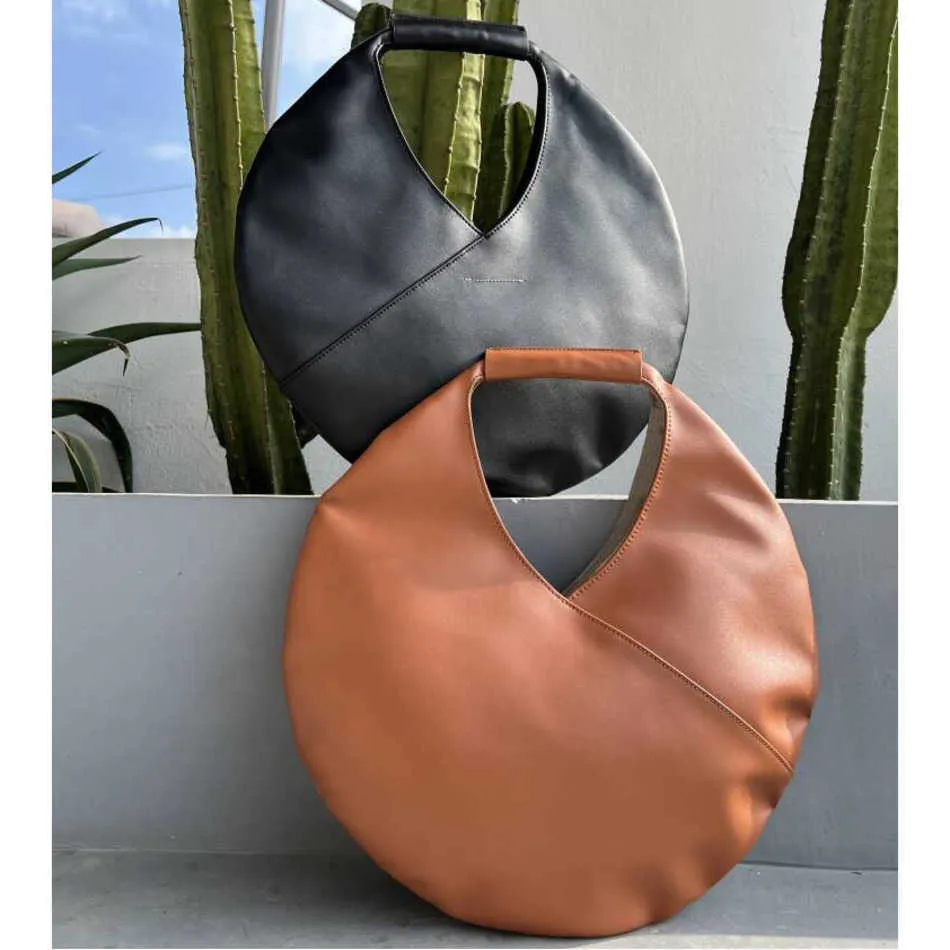 new designer bag fashionable versatile fashion dark black round shape design handbag commuter carrying handbag female 240131