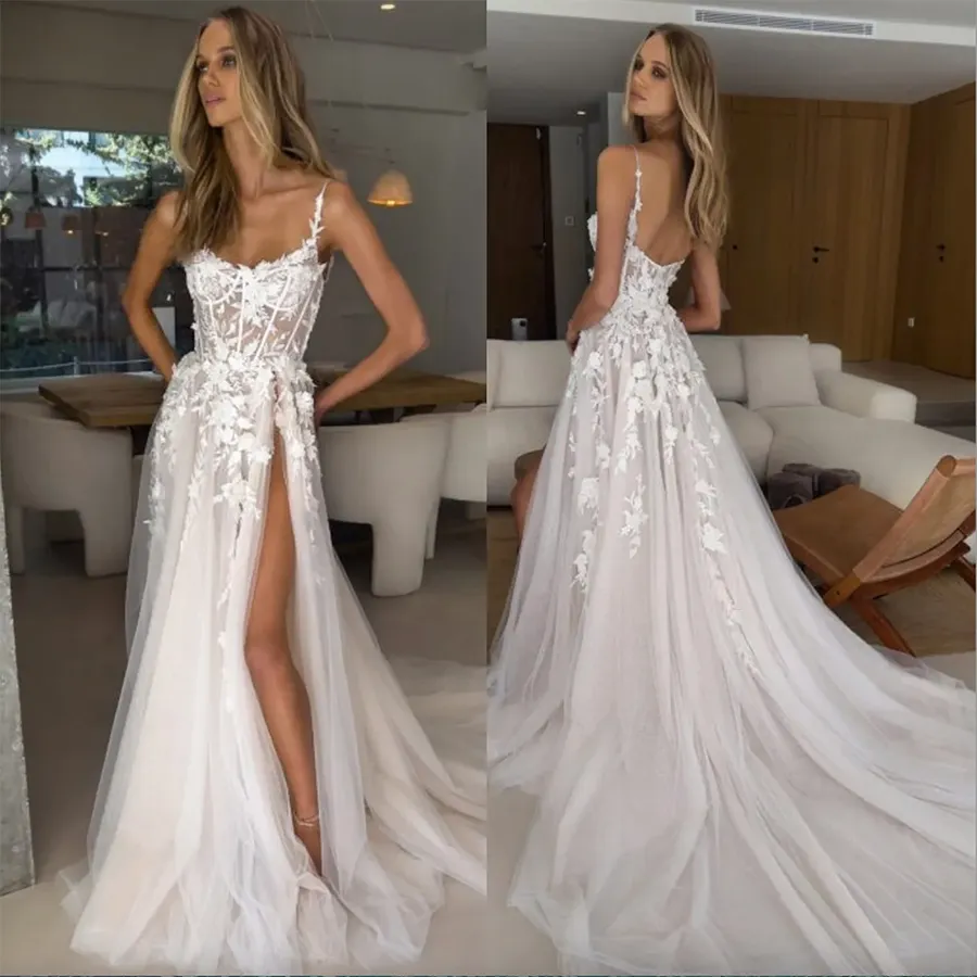 Boho A Line Suknie ślubne Zastosowania stanika kości Spaghetti Slit Tiulle Designer Wedding Suknie ślubne