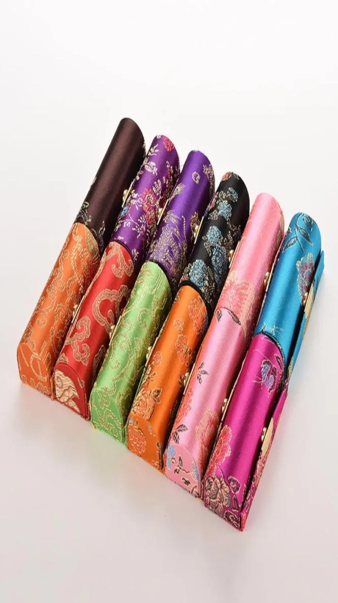 Helaembroidered Flower Design Lipstick Case Box With Mirror HASP Cosmetic Bags Coin Lipstick Holder Color Skicka slumpmässigt1629160