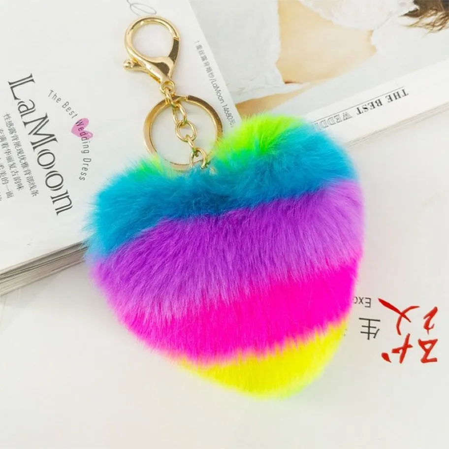 Heart Pompoms Keychain Rainbow Plush Balls Key Chains Dekorativa hängsmycken för kvinnor Bag Tillbehör Keychains bil Fashion Keyring230p