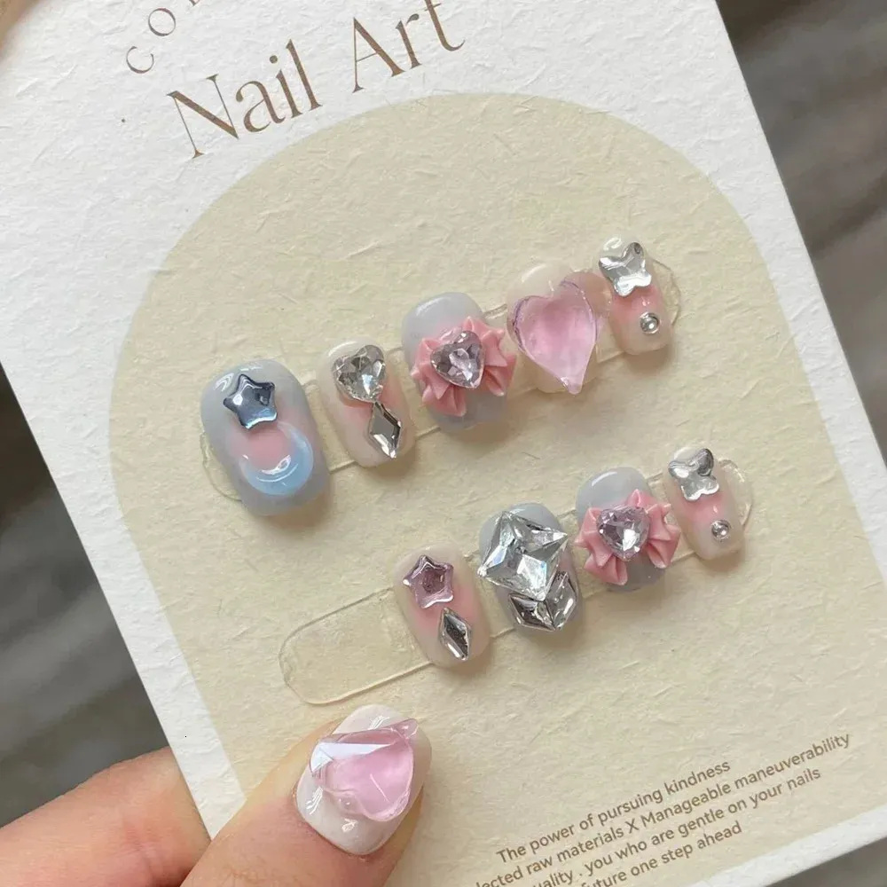 Handgemaakte schattige pers op nagels korte roze Koreaanse Kawaii herbruikbare zelfklevende nepnagels charme ontwerp kunstmatige nagel tips manicure kunst 240306