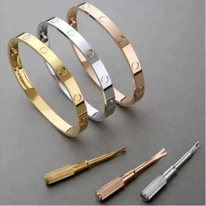 Projektant Screy Fashion Luksusowa Boguczka biżuterii 18K Rose Gold Titanium Stal Diamond Banles Bracelet paznokci dla kobiet Srebrna Bransoletka 240308