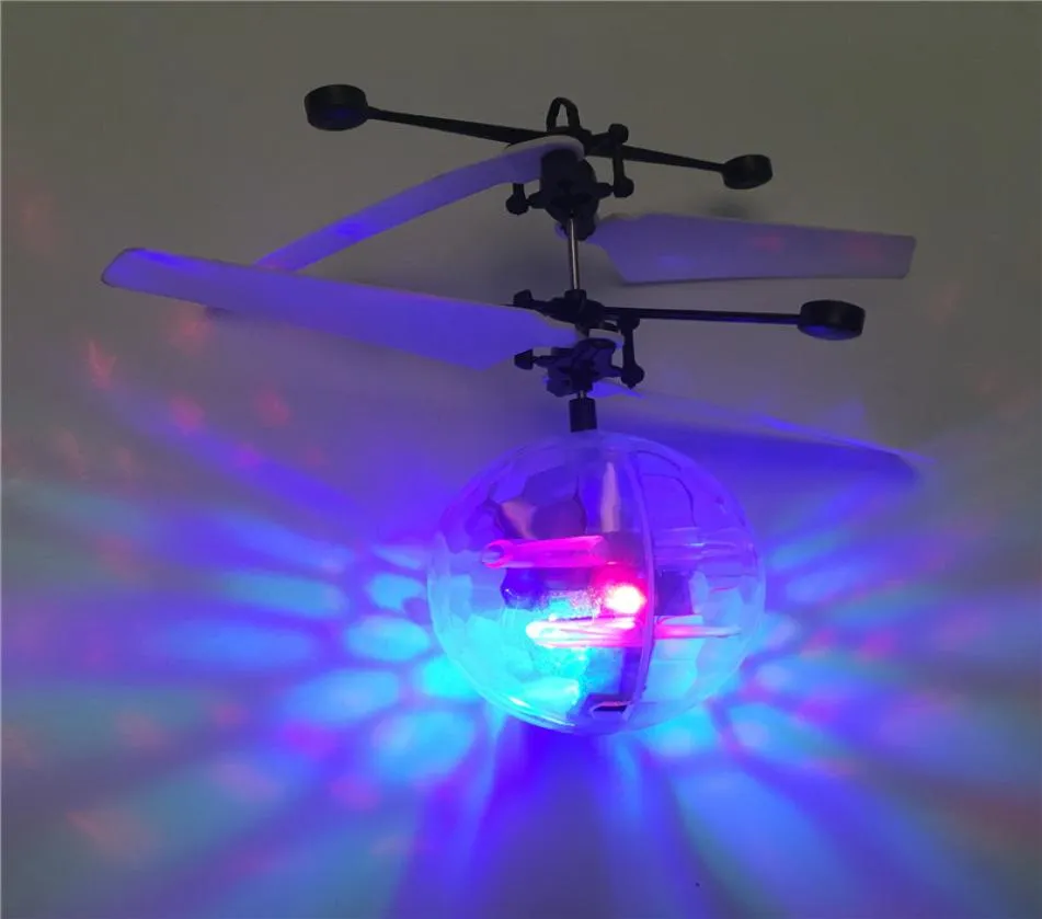 RC Speelgoed Vliegende Bal Helikopter LED-verlichting Sensor Vering Afstandsbediening Vliegtuigen Knipperende Whirly Bal Ingebouwde Shinning Kinderen 9427596