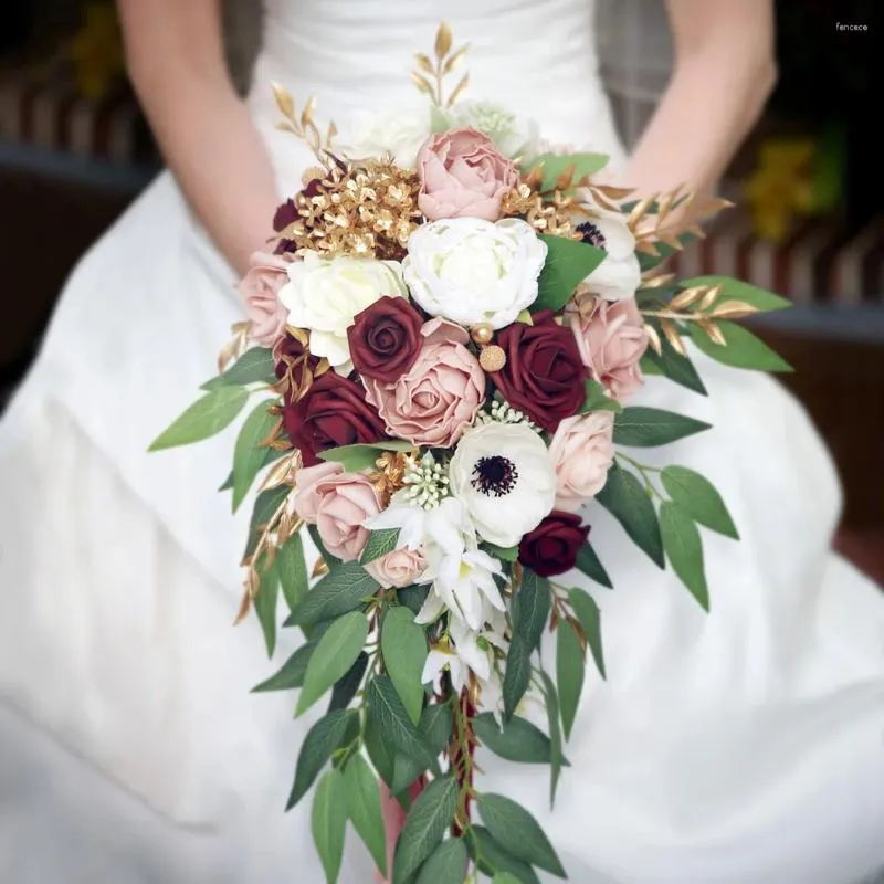 Fiori nuziali Sposa in stile europeo che tiene in mano Simulazione Cascata Goccia d'acqua Abito Po Bouquet