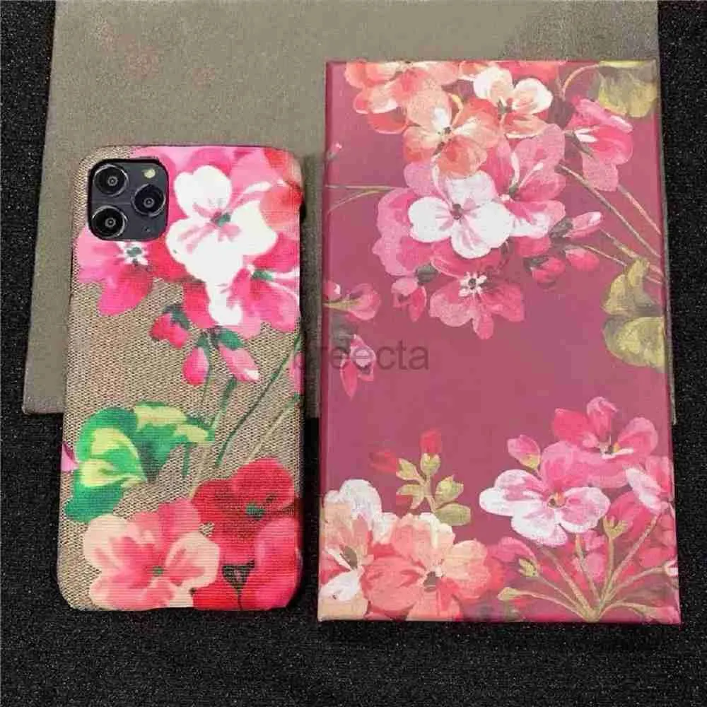 Mobiele telefoon iPhone Pro Max hoesje Designer hoesjes voor 12 11 XR XS 8 15 Plus Luxe lederen bloemenprint Mobiele bumperhoezen Shell Fundas Coque Rood 240304