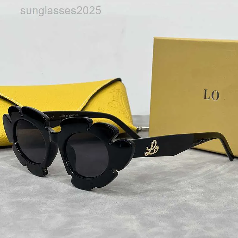 Óculos de sol de designer de luxo para mulheres óculos de sol florais com estojo design personalizado óculos de sol dirigindo viagens compras praia bonita