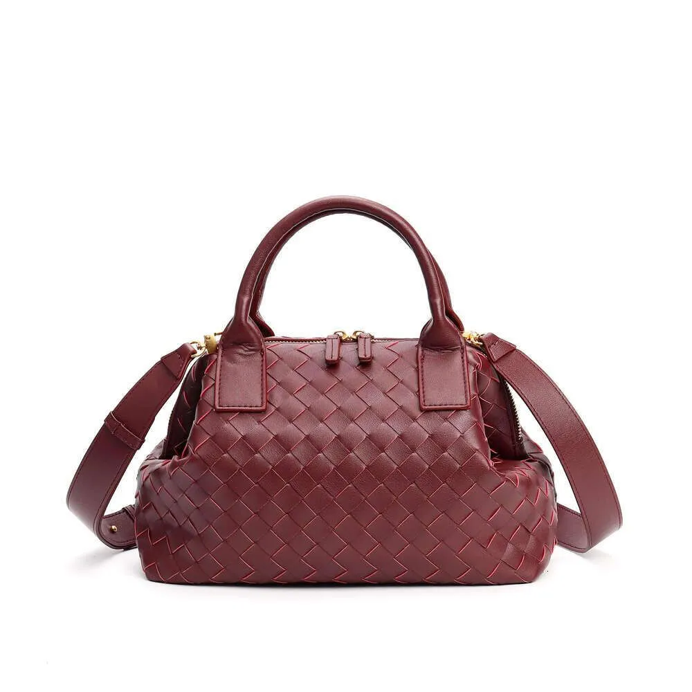 Veneeta Simple Straddle Designer Bag Girl Bags Handbag Tote Woven Luxury Fashion Botteega Handbag Cowhide Bowling Single Shoulder 2024 Bauletto Womens O88X