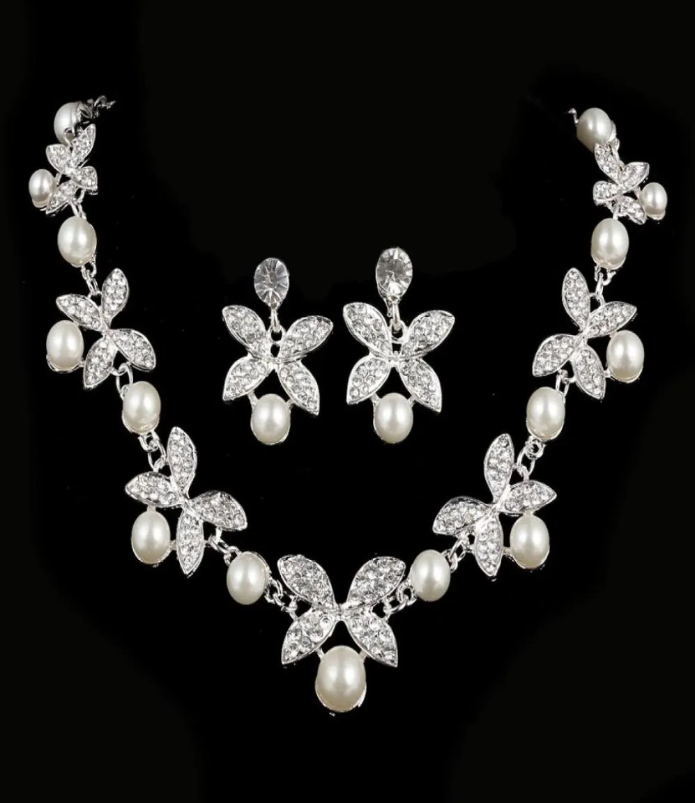 2015 Kristallen Strass Bruidssieraden Ketting Oorbellen Sets met Kunstparels Galafeest Bruiloft RoodZilver Sieraden Bruids Acc9946122