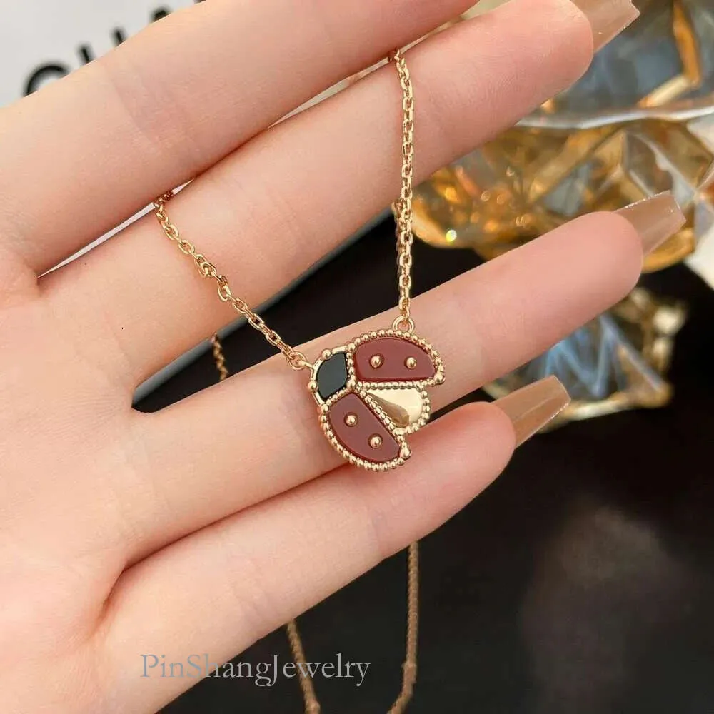 Fanjia Seven Star Ladybug Women's Sier S Four Leaf Grass Halsband Ins Style Light Clavicle Chain Small Design Sense