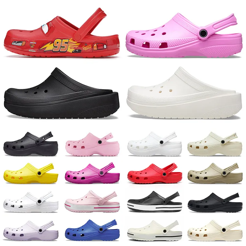 Klassiska sandaler berömda designer kvinnor sandalier tofflor hus skor svart vit rosa lägenheter plattform klackar vattentäta bilder för män kvinna dhgate sandles