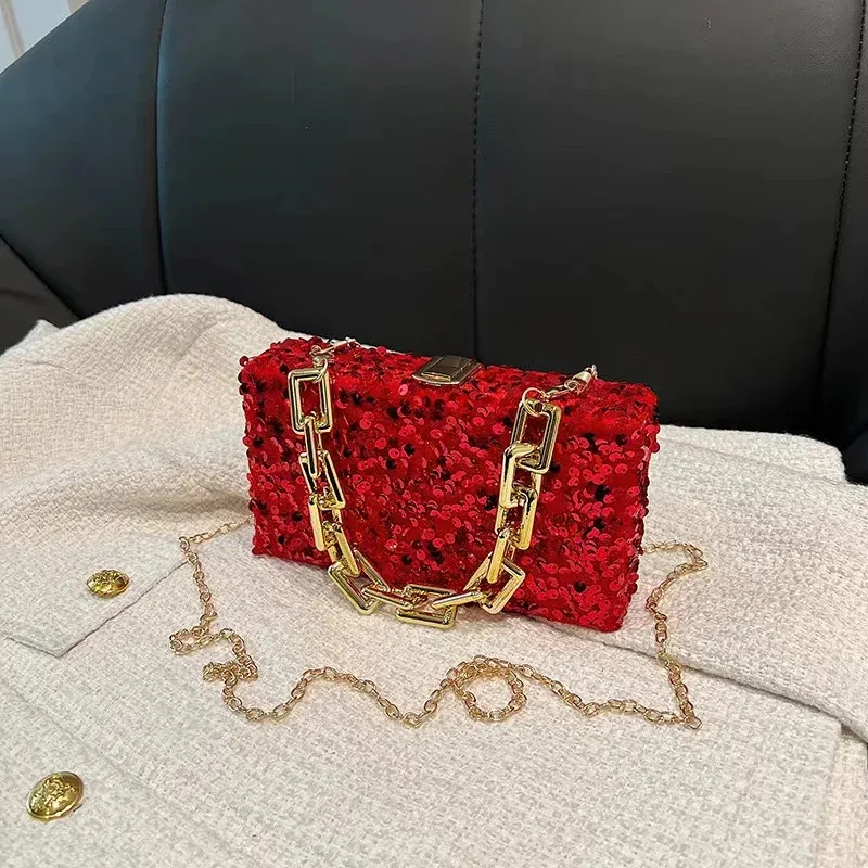 2024 BEADED PEALKINS Kvällsväska Elegant Box Clutch Purse Red Womens Wedding Handväskor för Party Prom 240301