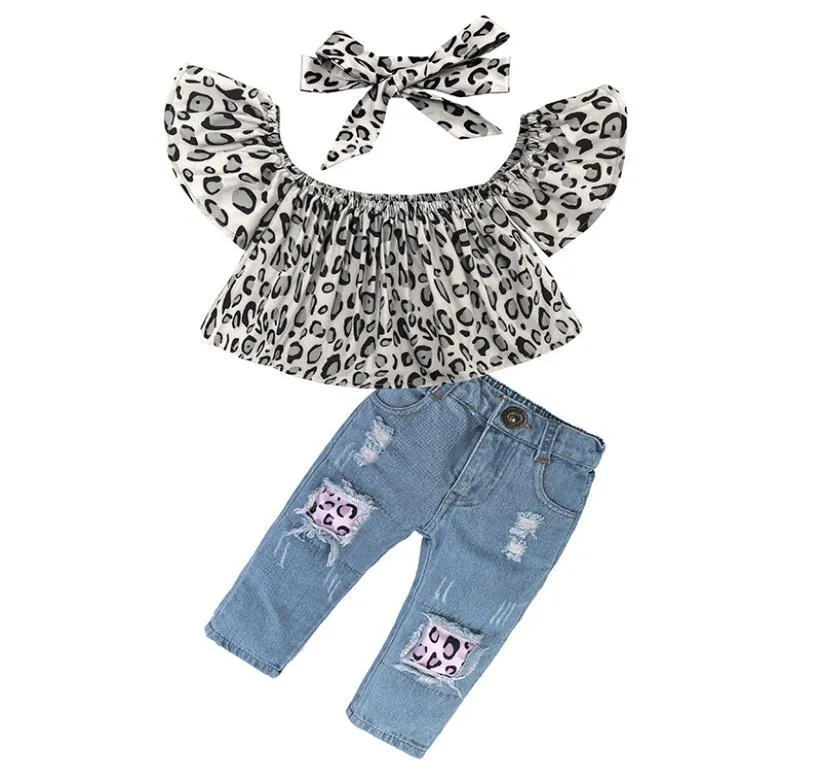 Nya mode småbarnsflickor från axel leopard tryckt toppdestroyed rippad jeansheadband barnkläder outfit set6242983