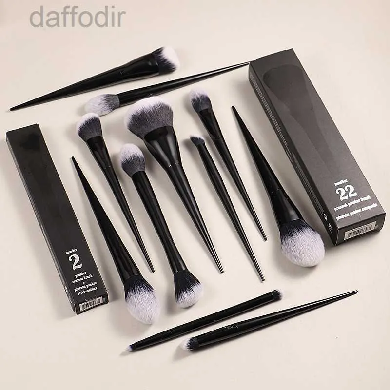 Makeup Brushes KVD11Pcs ensemble de pinceaux de maquillage #10 20 25 35 40 1 2 4 22 ombre + lumière Lock-it edge poudre fond de teint correcteur ombre à paupières outil de beauté 240308