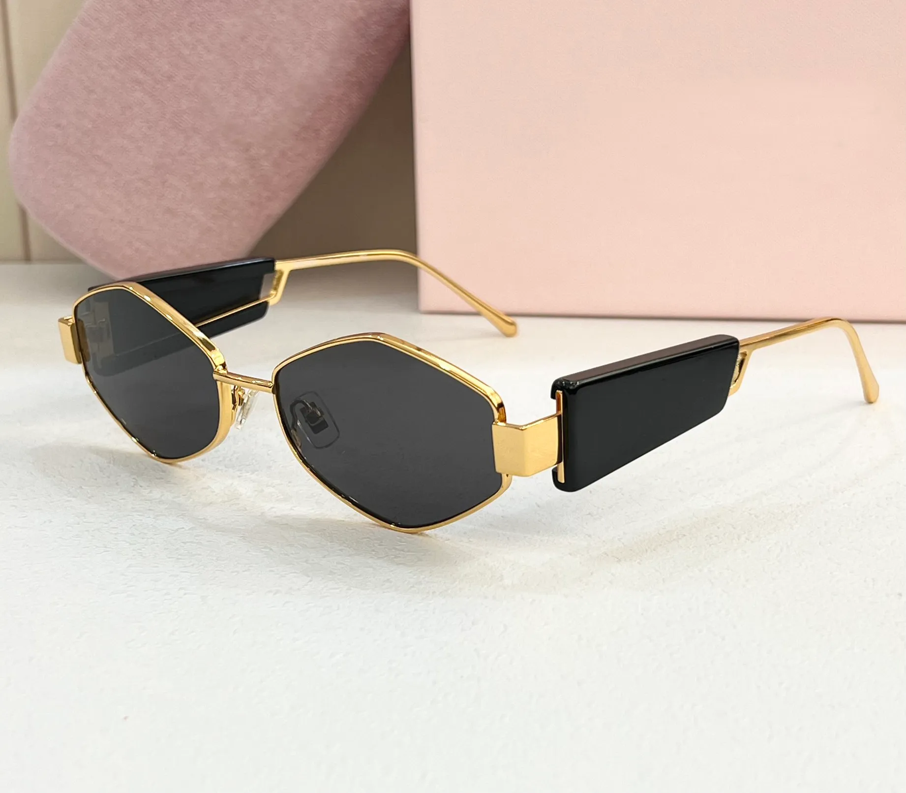 Geometric Black and Gold Sunglasses Ybarra Geometric Gold Sunglasses | Zeelool Glasses main image 2