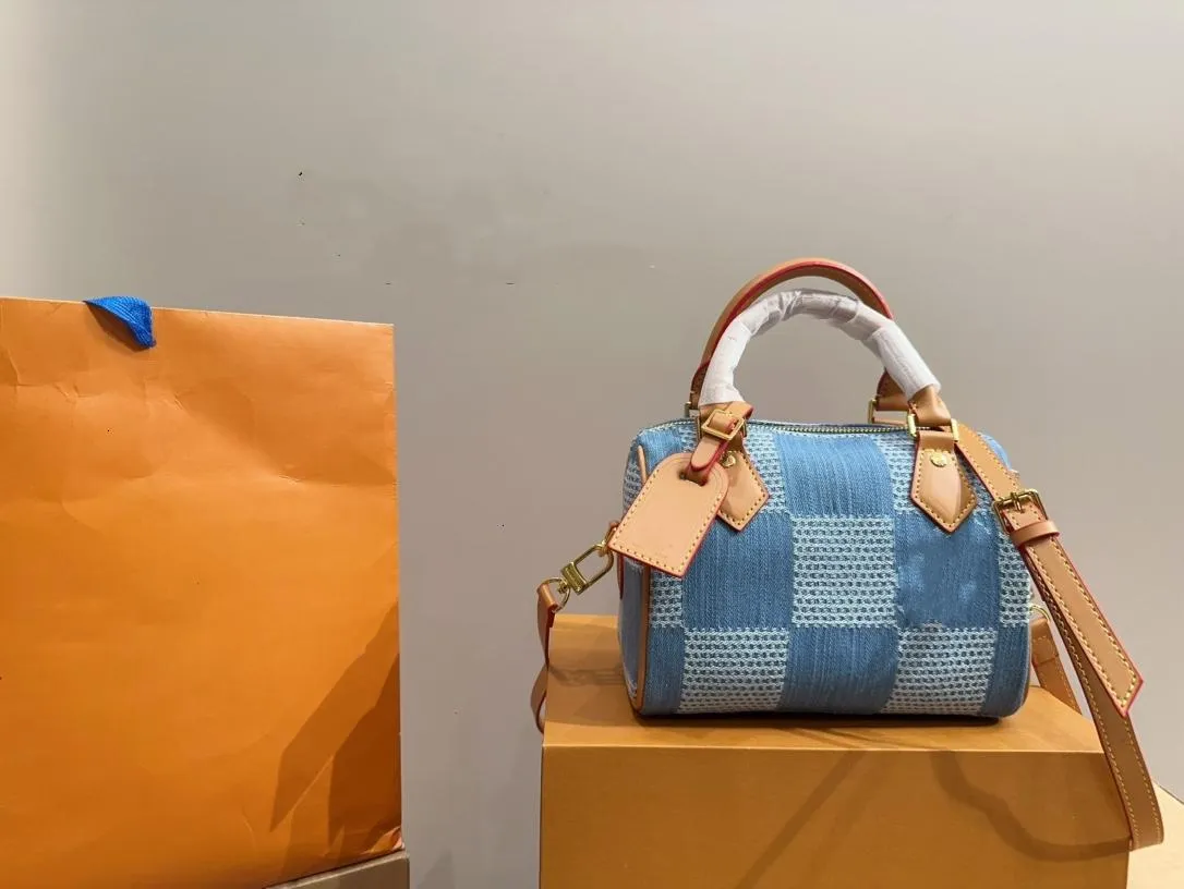 5A Borsa a tracolla retrò in denim di alta qualità Borsa da donna alla moda Borsa in tela Borsa per ascella presbite portafoglio stampato m95050 designer jacquard