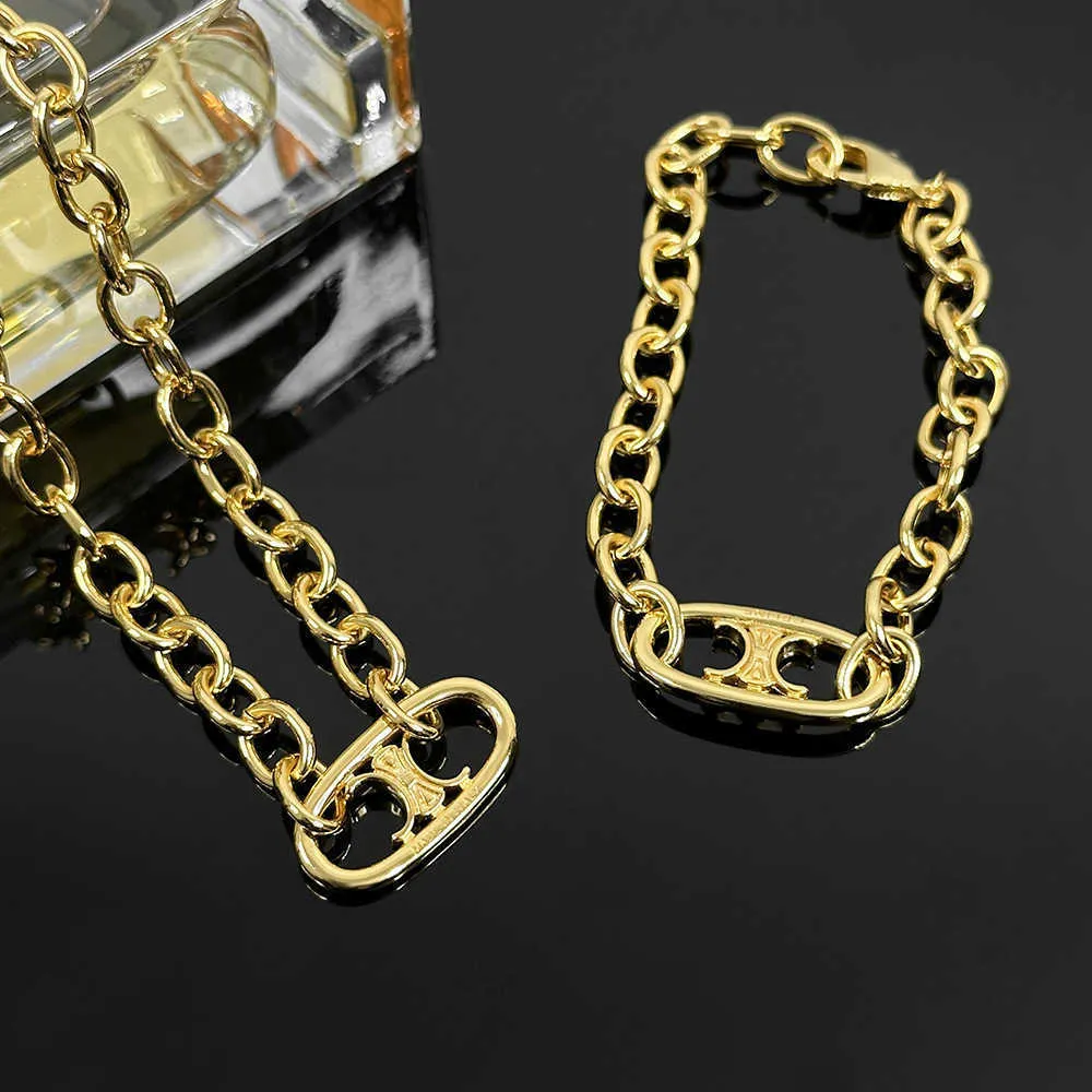 Collane con ciondolo di moda e lusso Nuovo arco trionfale con naso di maiale, catena spessa, collana in oro per braccialetto stile cool leggero di minoranza femminile