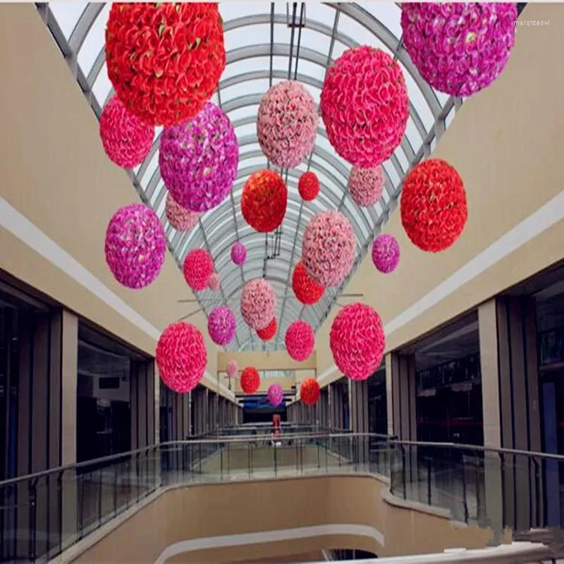 Belles fleurs décoratives, boule de baiser, Pomander avec feuilles, 12 pouces de diamètre, fournitures de décoration pour salle de mariage, maternelle