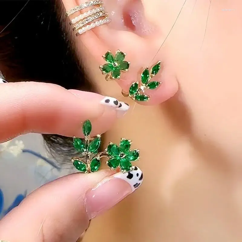 Orecchini con perno 925 Ago in argento Fiore verde per le donne Gioielli di moda coreani 2024 Tendenza di lusso Zircone Foglia da donna