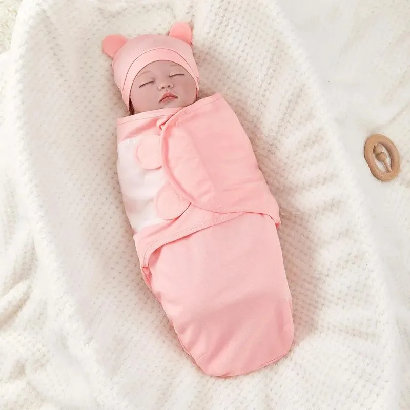 Filtar Bomullsbaby som tar emot filt Anti HARTLE SWADDLE WRAP MED HAT Född sovsäck Justerbara spädbarn Svadlande föremål