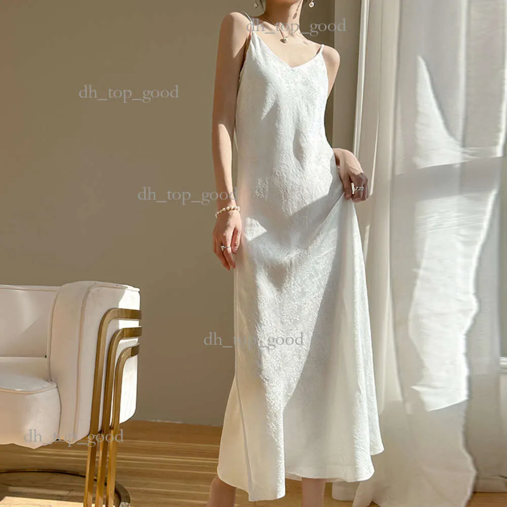 New halter dress V-neck silk print Slim sexy long skirt 190