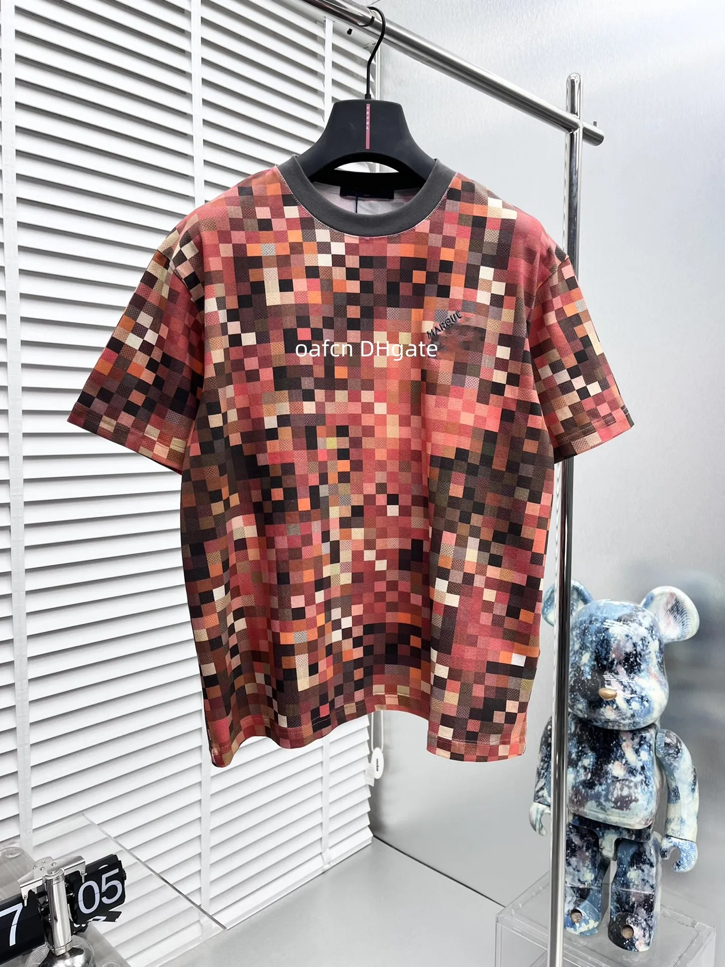 24SS Mens T Shirt Designer T Shirt With Embroidered Monogram Military Checkerboard On The Chest And Metal Diamond Logo On The Back 1010 From Oafcn 82.24 DHgate.Com