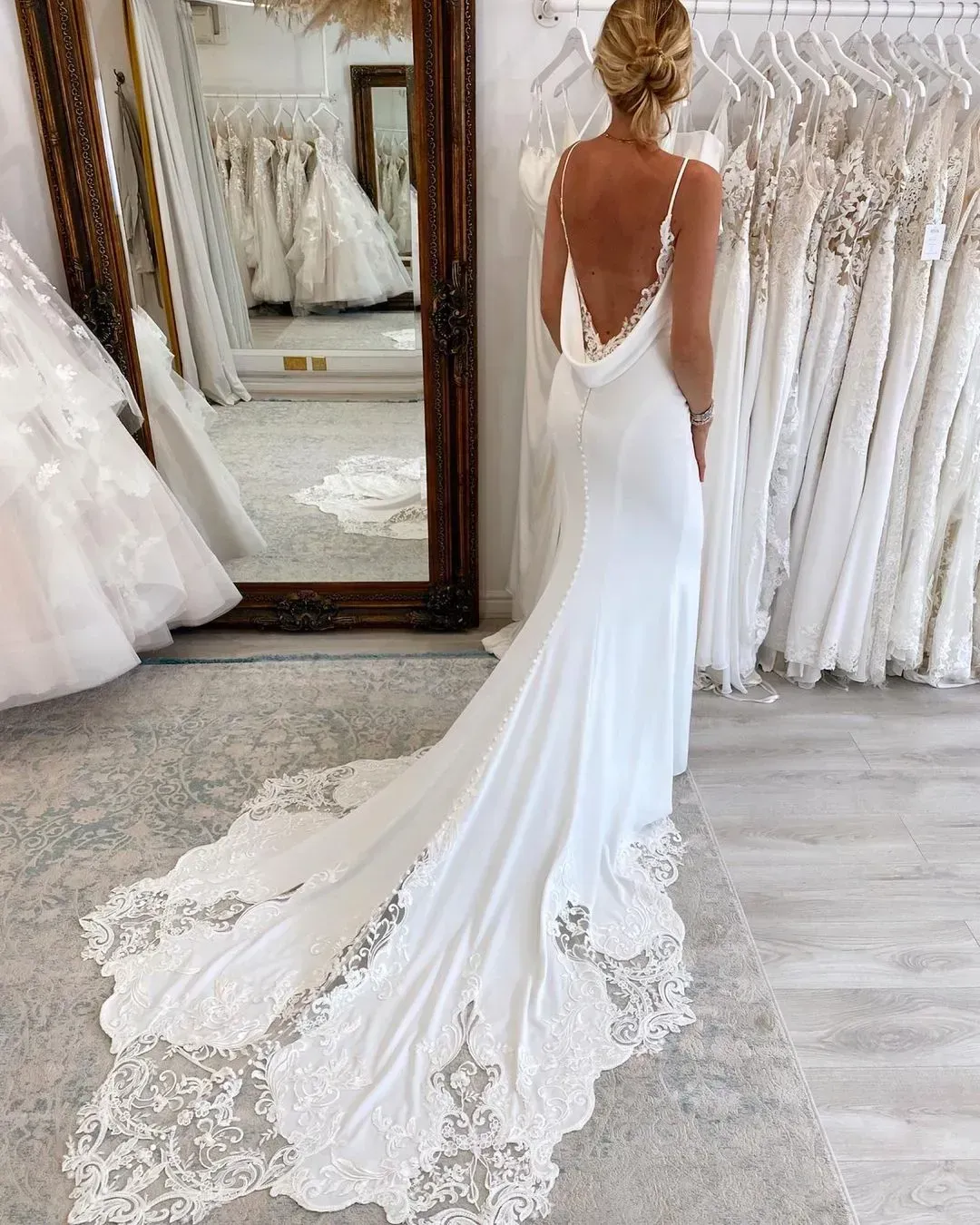 Sexy Backless Mermaid Wedding Dresses 2023 New Spaghetti Straps Lace Appliques Button Covered Open Back Long Bridal Gowns Custom Made BC15453