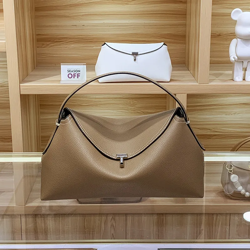 Sac à main bandoulière de haute qualité printemps/été 2024, nouveau tendance et polyvalent, à la mode et luxueux, niche en cuir souple pour les déplacements quotidiens des femmes de designer gris