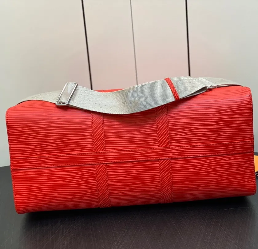 DHgate.com:Mens Genuine Leather Duffel Bag, 50CM Crossbody