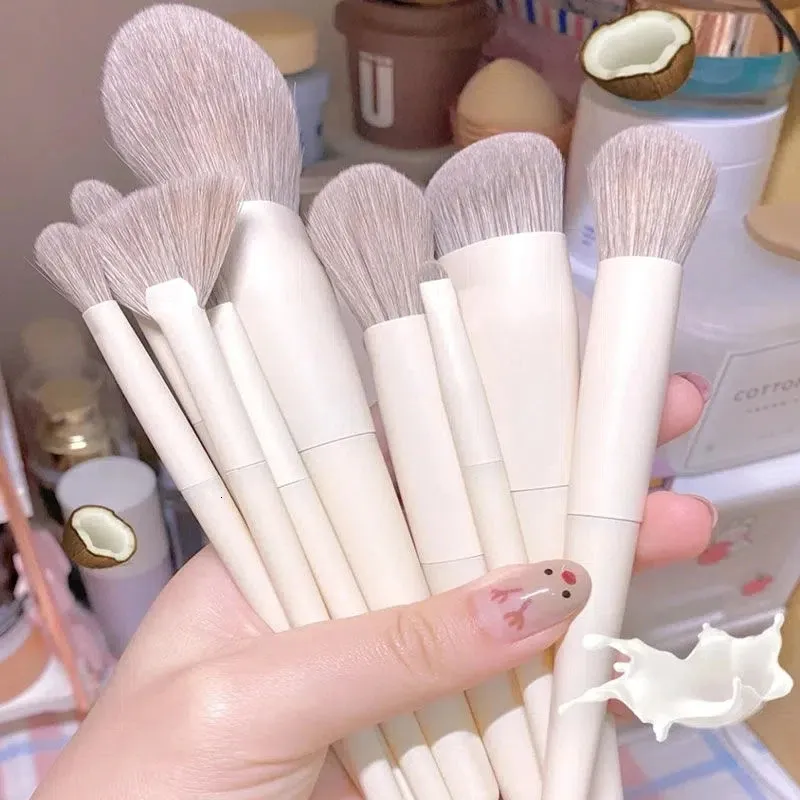 10pcs makijaż makijażowy makijaż Makeup Brush Brush luźne pędzel w proszku cień do powiek Zogrzasty podkład narzędzia piękności 240229