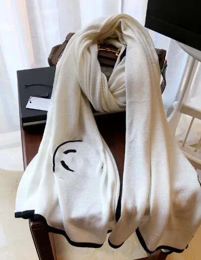 Mode halsduk svartvit klassisk bokstavsscarf sjal kashmir halsduk stort märke