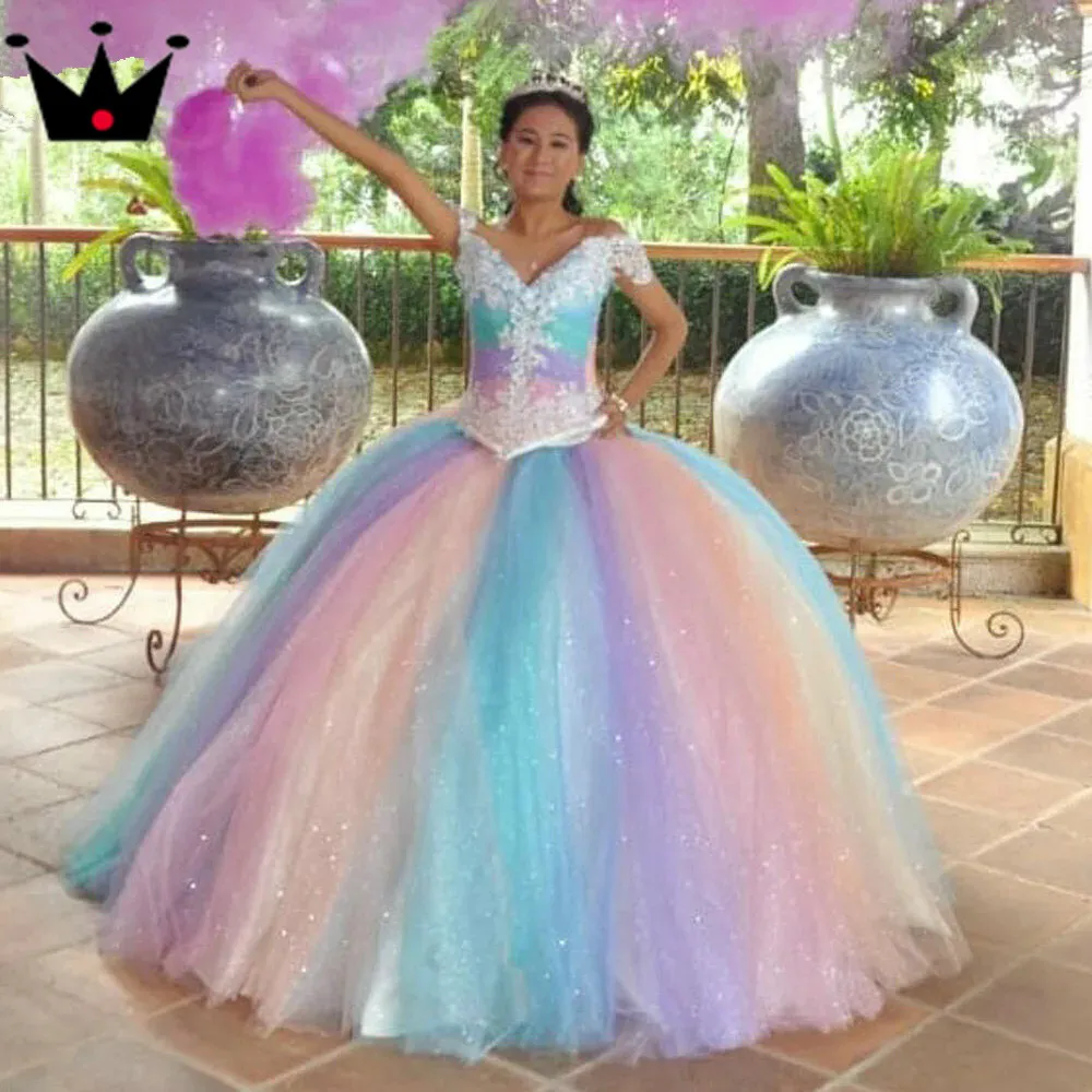 Robes de Quinceanera arc-en-ciel scintillantes, épaules dénudées, robe de bal de 16 ans, robes de fête d'anniversaire, robe de bal de princesse