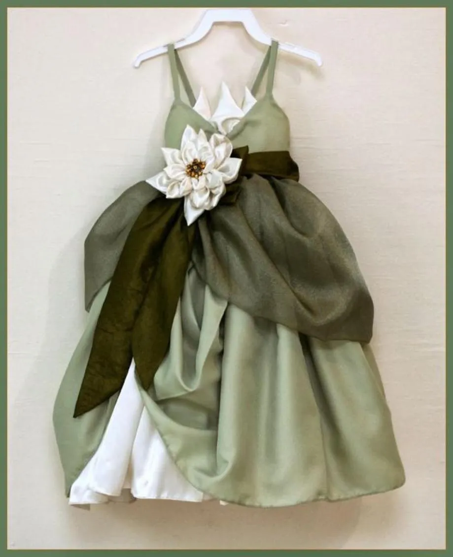 Army Green Spaghetti Flower Girl Dresses For Wedding 2017 Handgjorda Flower Ruffles Beaded Girls Pageant Gowns Custom Made Kids Form7473384