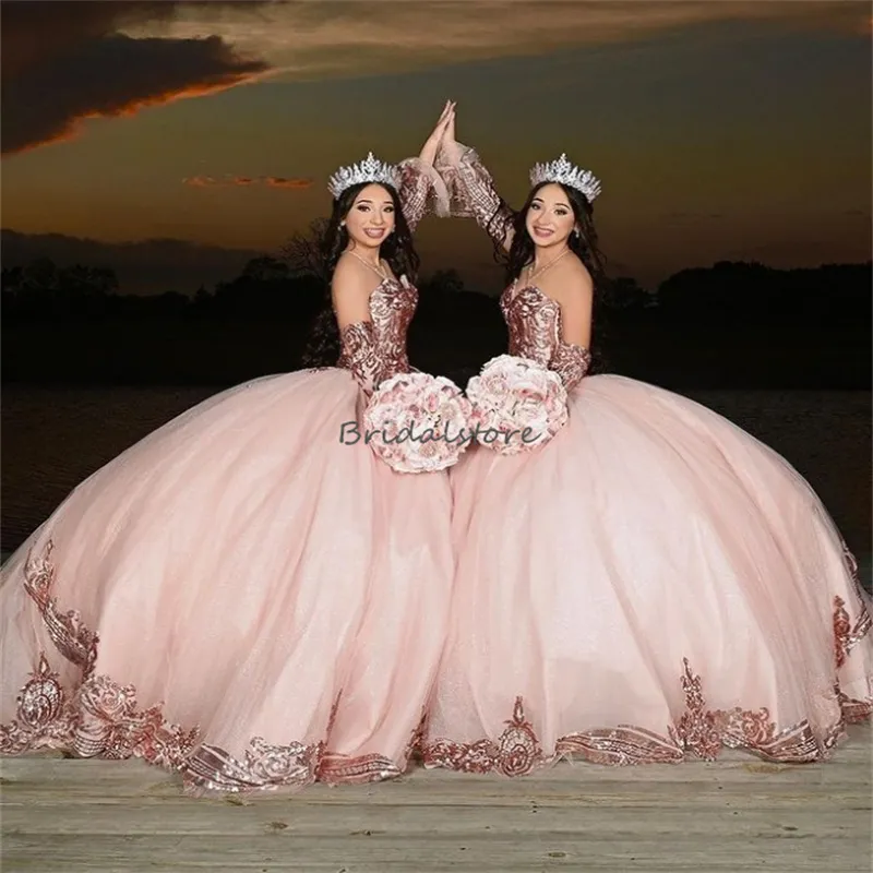 Underbara tvillingrosa quinceanera klänningar 2024 älskling paljett vestidos de 15 quinceanera anos xv glittring sexton födelsedagsfest klänningar pageant klänning med ärm