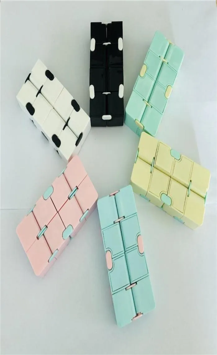 Speelgoed Macaron 6 kleuren gemengde plastic kubus Anti-angst oneindige upgrade frosted s artefact7779683