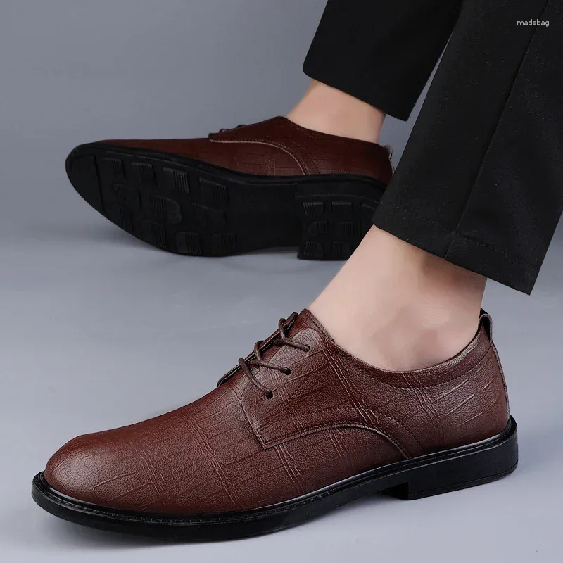 Casual Shoes Designer Brand Black äkta läder för män som driver snörning Oxfords Office Formal Handmade