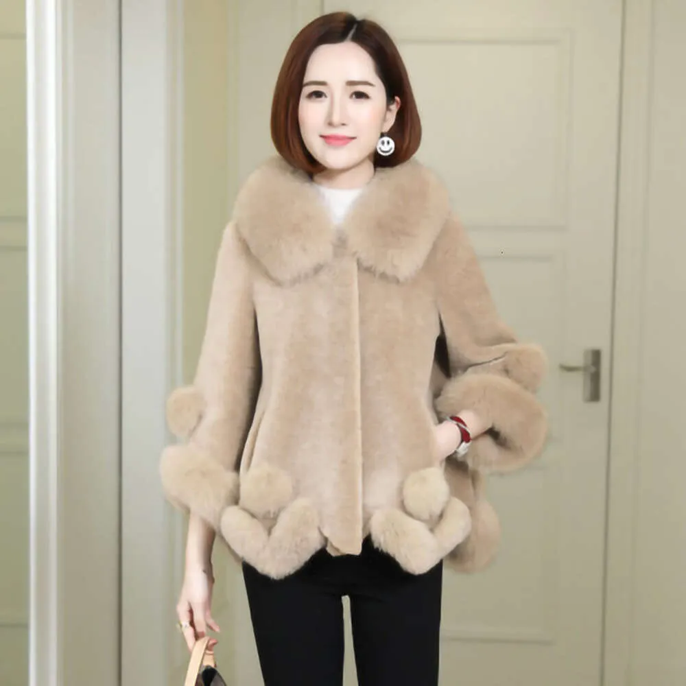 2023 Haining Sheep Fleece Women's Winter New Short Fashion Fox Collar Fur Particle Wool Coat 608379