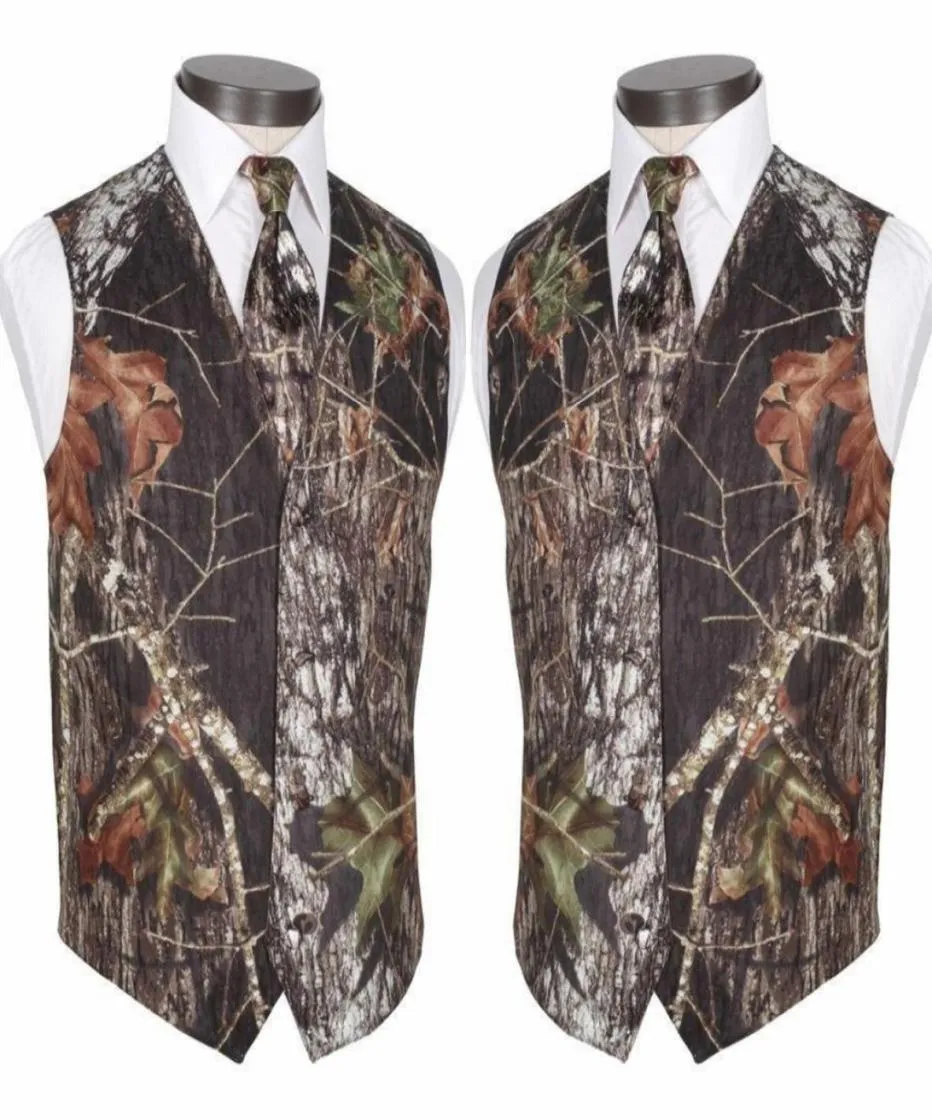 2020 Custom Made Bescheiden Camo Bruidegom Vesten Rustiek Bruiloft Vest Boomstam Bladeren Lente Camouflage Slim Fit Men039s Vesten 2 Stuk5599273