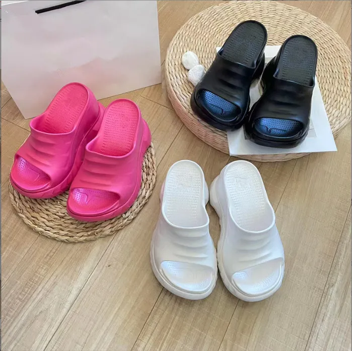 Nuevas sandalias de marca para mujer Tacones altos Zapatillas Algodón de azúcar Goma Estilo de espectáculo de verano Mismo estilo Sandalias de moda Sandalias de plataforma Sandalia de playa para vacaciones