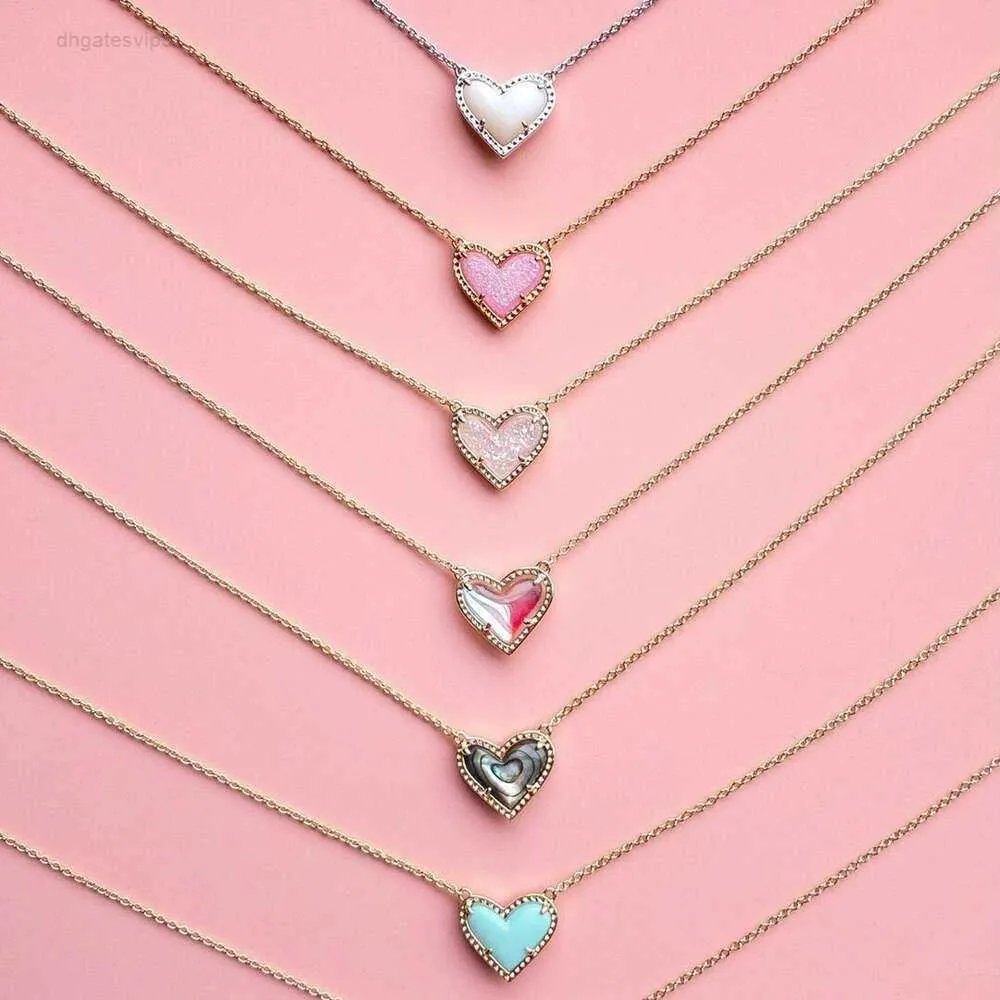 DESGINER KENDRAS SCOTTS Collier bijoux Womens Nouveau produit réglable Ks Peach Heart Stone Natural Love Collier avec chaîne de col