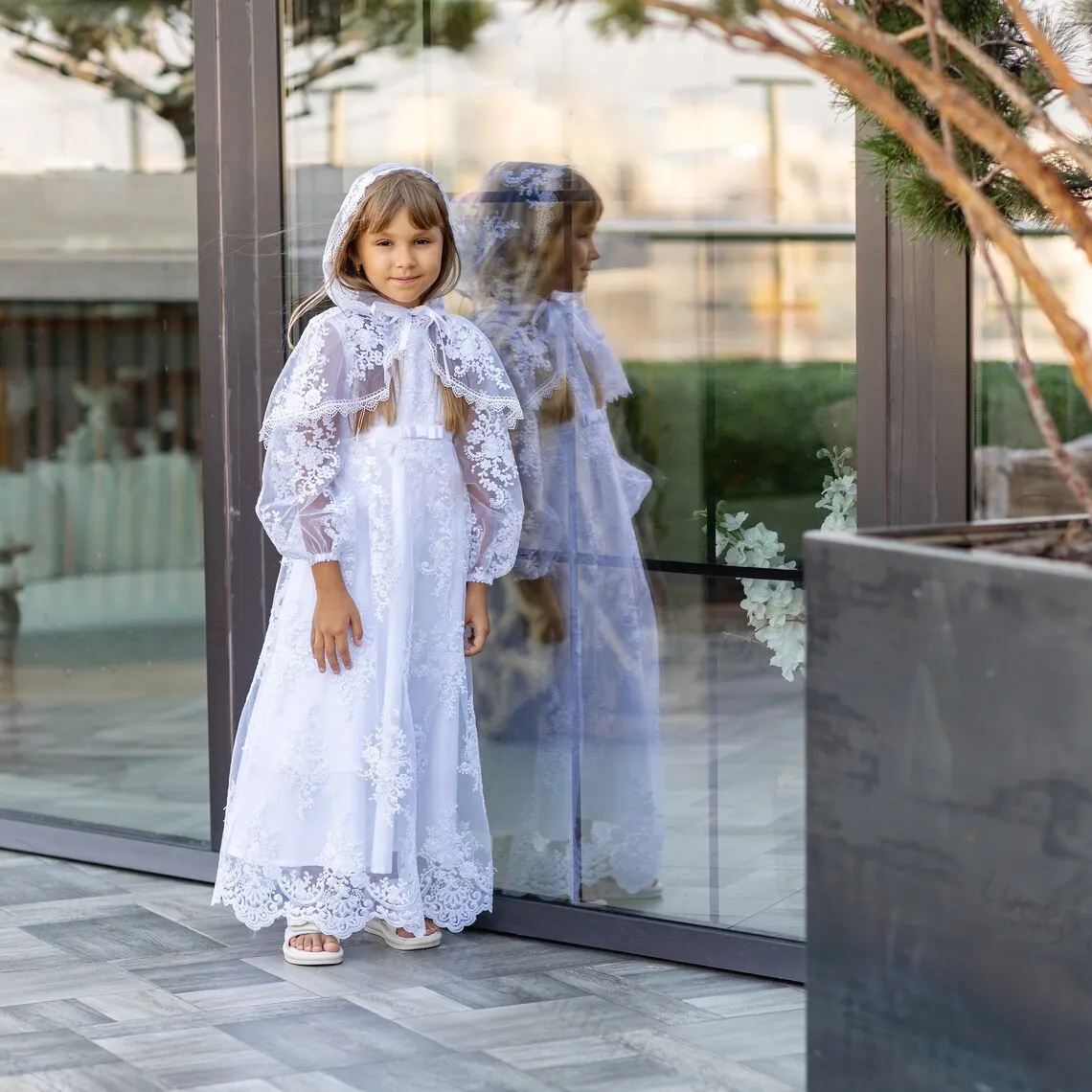 Vintage pleine dentelle robes de filles de fleur avec cape bijou cou à manches longues une ligne enfants robe de communion bohème enfant fête d'anniversaire porter