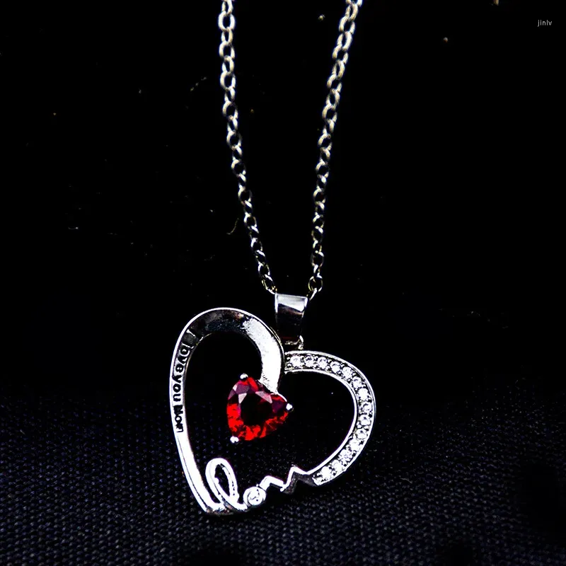 Halsketten mit Anhänger, modisch, schlicht, pfirsichfarbenes Herz, Schnitzerei, „I Love You Mom“, exquisite Damen-Inlay-Zirkon-Halskette, Charme, Geschenk für Frauen zum Muttertag