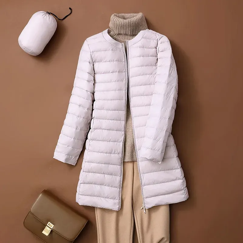 Coats 2023 Yeni Sonbahar Kış Ultralight Kadınlar Uzun Ördek Down Coats Kore tarzı On Tüy Liner Yakasız Kirci Ceketleri