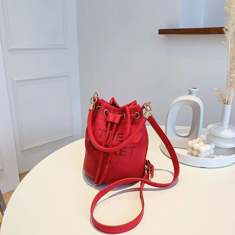 DHgate.com:Luxury Designer Bucket Bag - One Shoulder