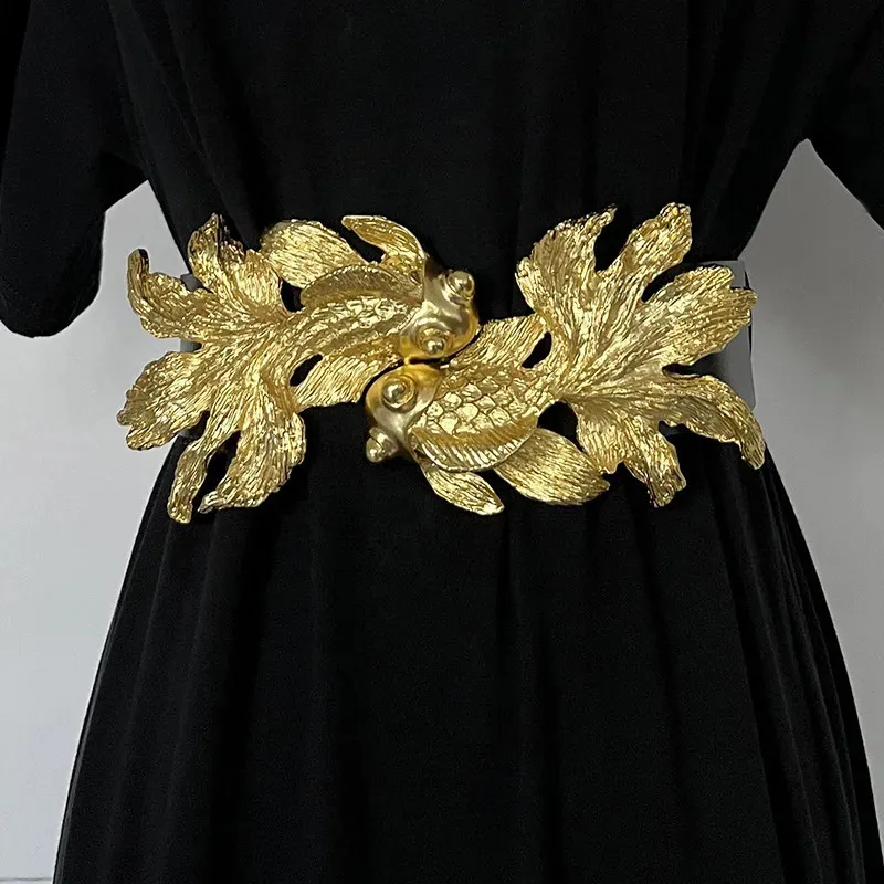 Metal Gold Fish äkta läder Kvinnlig midjeband Fashion Luxury Designer Dress Coat Decoration Girdle Punk Gothic Belt for Women 240309