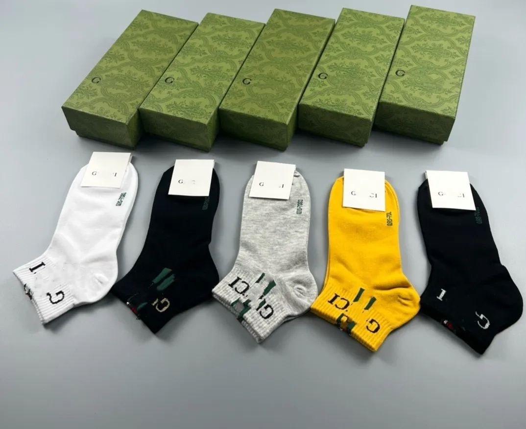 Hommes 24SS Chaussettes Femmes Luxe Coton Chaussette Classique Designer Lettre Bas confortable 5 paires ensemble de haute qualité Tendance populaire